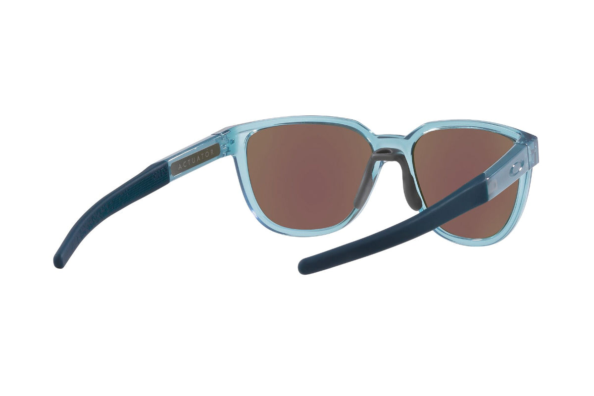 Oakley Actuator