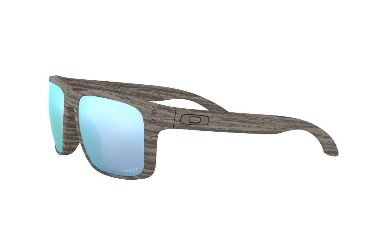 Oakley Holbrook