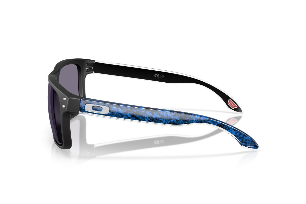 Oakley Holbrook