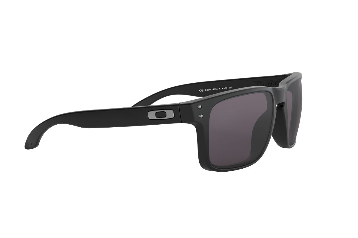 Oakley Holbrook