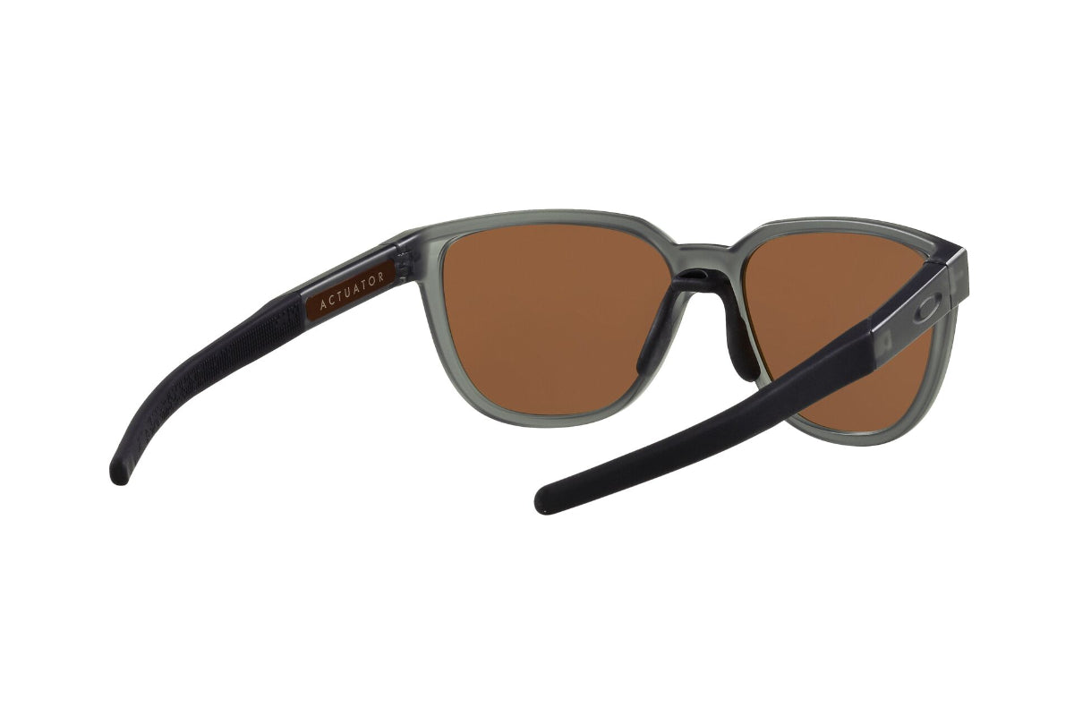 Oakley Actuator