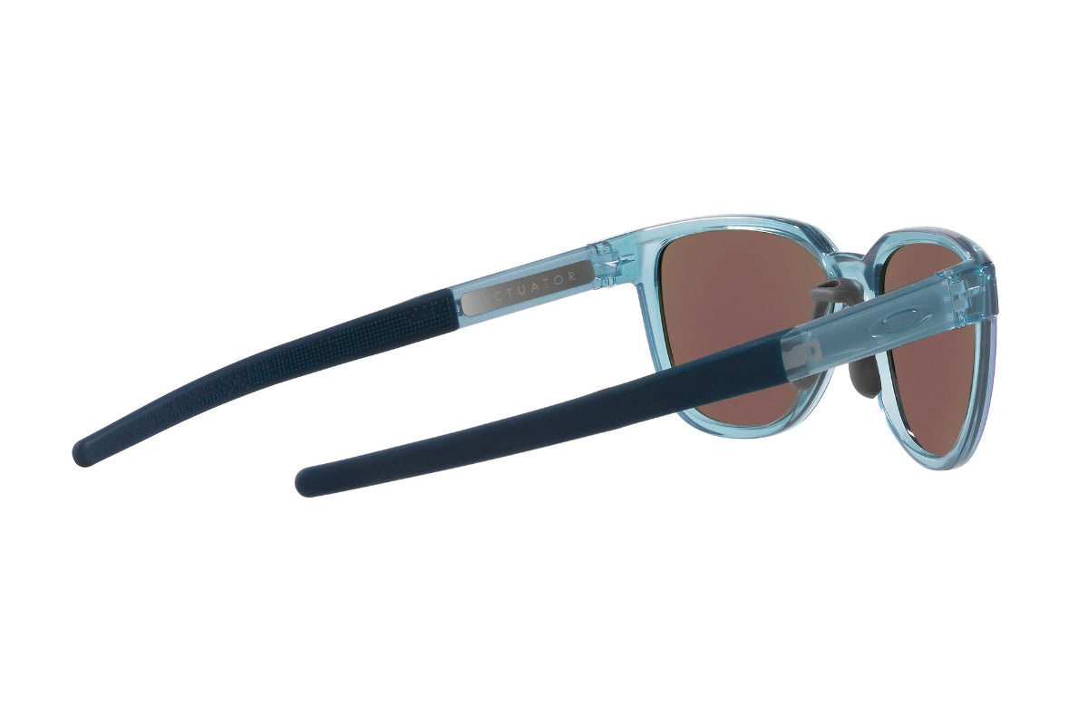 Oakley Actuator