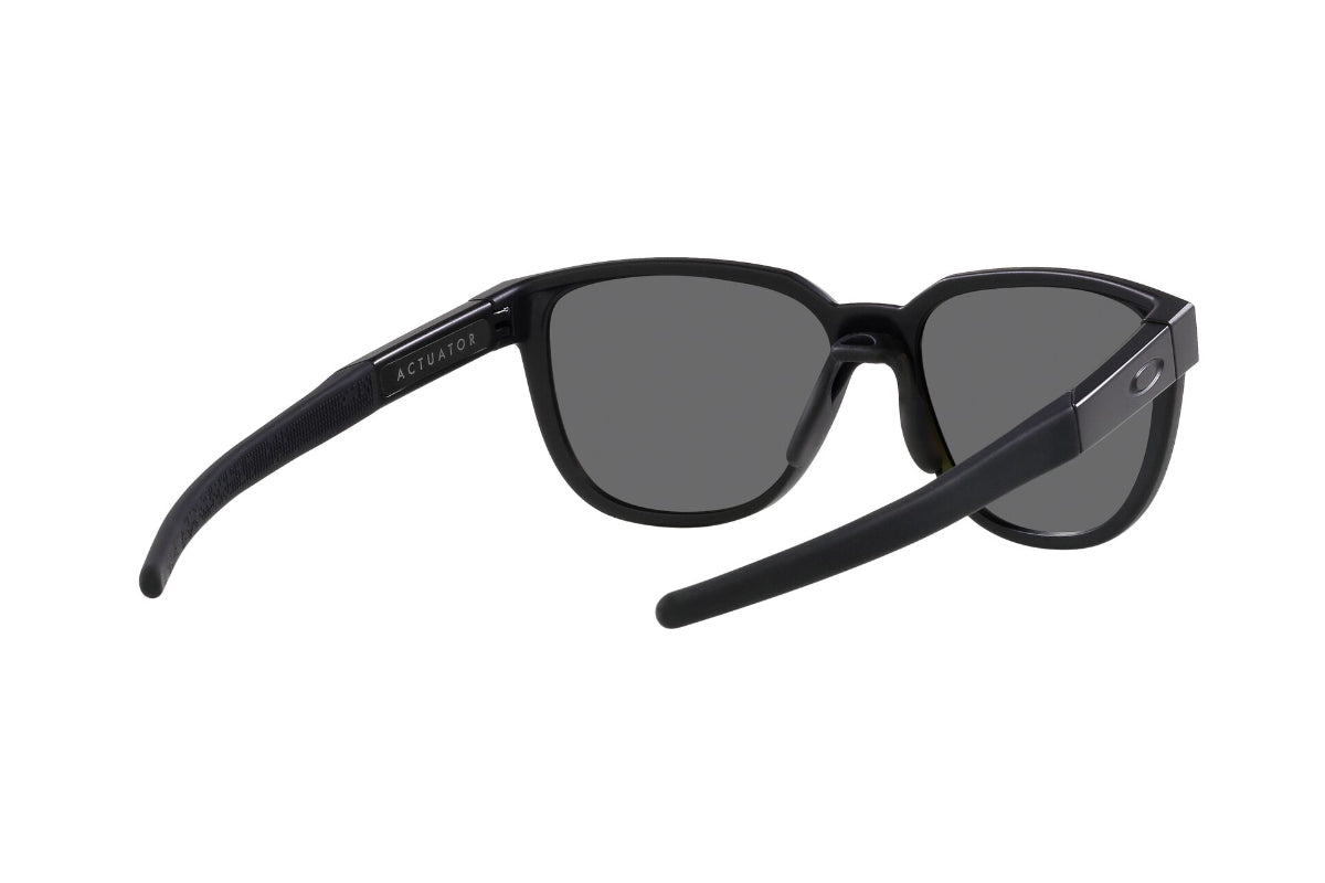Oakley Actuator