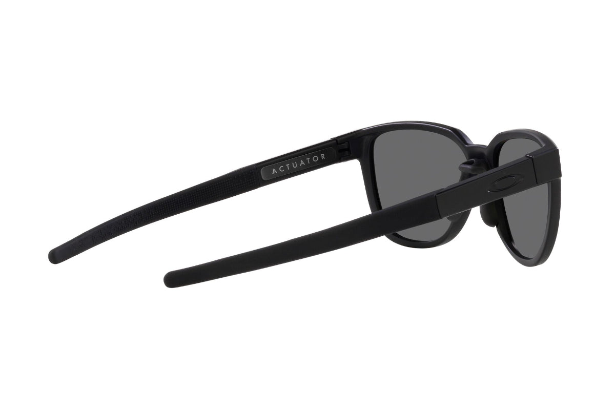 Oakley Actuator