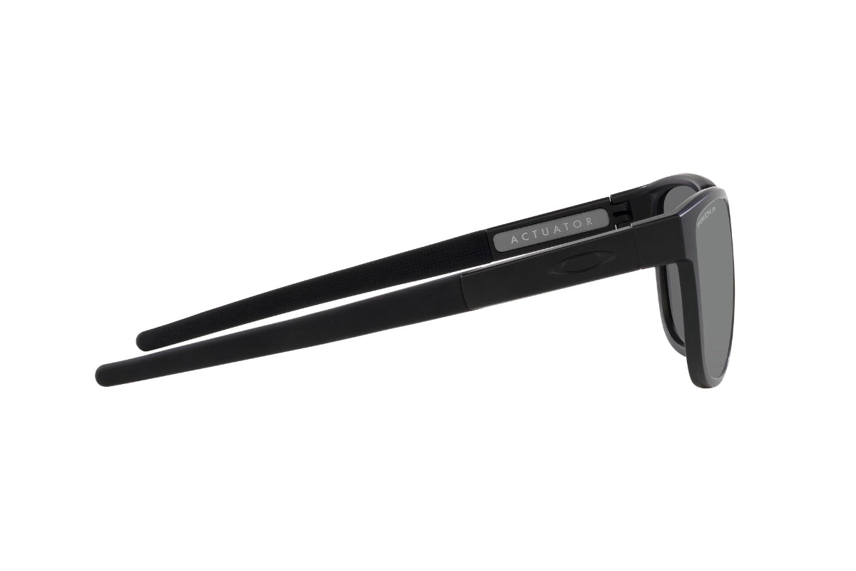 Oakley Actuator