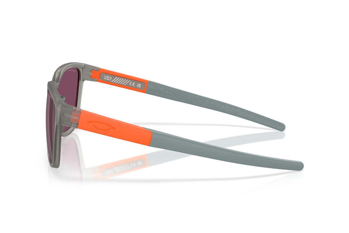 Oakley Actuator